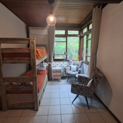 Casa de Condomínio com 1772m², 11 quartos (sendo 3 suítes), 10 garagens, no bairro Vargem Grande em Florianópolis