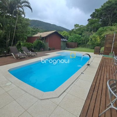 Casa de Condomínio com 1772m², 11 quartos (sendo 3 suítes), 10 garagens, no bairro Vargem Grande em Florianópolis