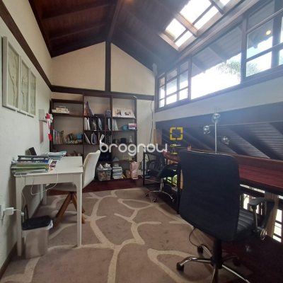 Casa de Condomínio com 1772m², 11 quartos (sendo 3 suítes), 10 garagens, no bairro Vargem Grande em Florianópolis