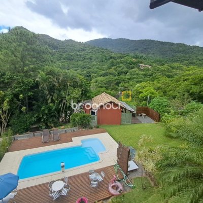 Casa de Condomínio com 1772m², 11 quartos (sendo 3 suítes), 10 garagens, no bairro Vargem Grande em Florianópolis