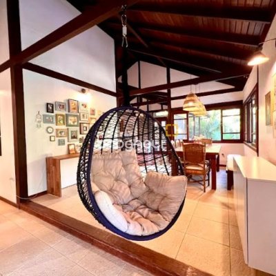 Casa de Condomínio com 1772m², 11 quartos (sendo 3 suítes), 10 garagens, no bairro Vargem Grande em Florianópolis