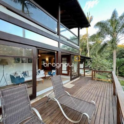 Casa de Condomínio com 1772m², 11 quartos (sendo 3 suítes), 10 garagens, no bairro Vargem Grande em Florianópolis