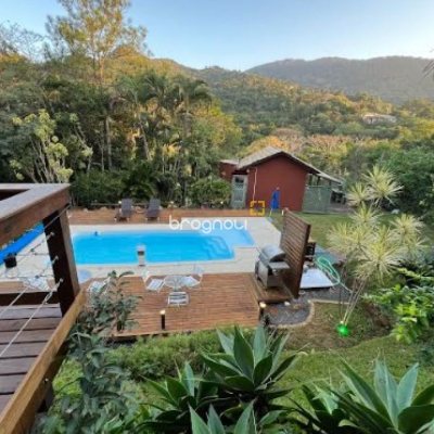 Casa de Condomínio com 1772m², 11 quartos (sendo 3 suítes), 10 garagens, no bairro Vargem Grande em Florianópolis