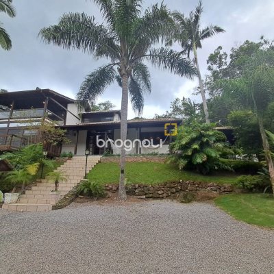 Casa de Condomínio com 1772m², 11 quartos (sendo 3 suítes), 10 garagens, no bairro Vargem Grande em Florianópolis