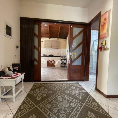 Casa com 223m², 3 quartos (sendo 1 suíte), 2 garagens, no bairro Ingleses em Florianópolis