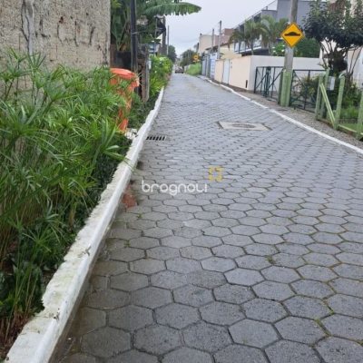 Casa com 223m², 3 quartos (sendo 1 suíte), 2 garagens, no bairro Ingleses em Florianópolis