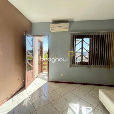 Casa com 223m², 3 quartos (sendo 1 suíte), 2 garagens, no bairro Ingleses em Florianópolis