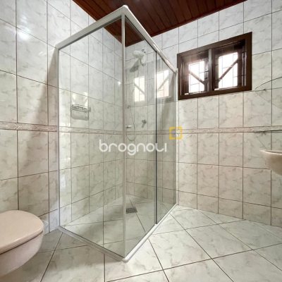 Casa com 223m², 3 quartos (sendo 1 suíte), 2 garagens, no bairro Ingleses em Florianópolis