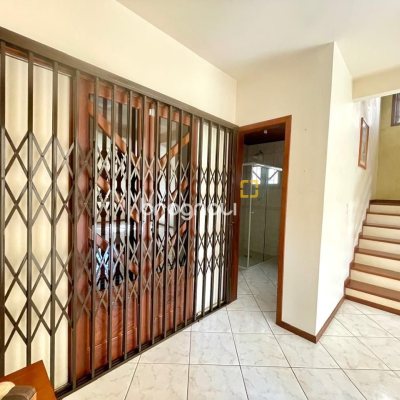 Casa com 223m², 3 quartos (sendo 1 suíte), 2 garagens, no bairro Ingleses em Florianópolis