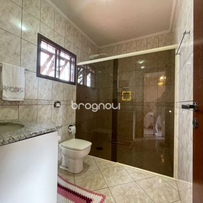 Casa com 223m², 3 quartos (sendo 1 suíte), 2 garagens, no bairro Ingleses em Florianópolis