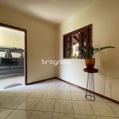 Casa com 223m², 3 quartos (sendo 1 suíte), 2 garagens, no bairro Ingleses em Florianópolis