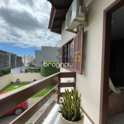 Casa com 223m², 3 quartos (sendo 1 suíte), 2 garagens, no bairro Ingleses em Florianópolis