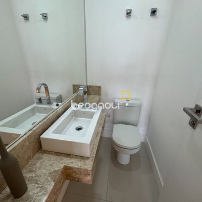 Apartamento com 165m², 3 quartos (sendo 3 suítes), 2 garagens, no bairro Agronômica em Florianópolis