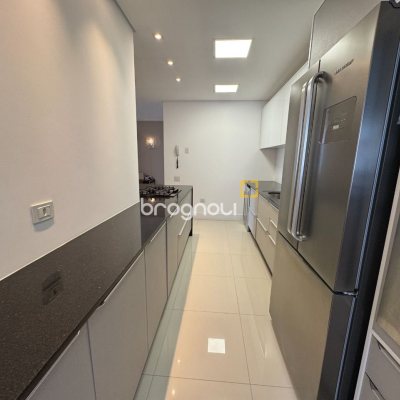 Apartamento com 165m², 3 quartos (sendo 3 suítes), 2 garagens, no bairro Agronômica em Florianópolis