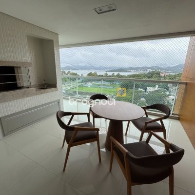 Apartamento com 165m², 3 quartos (sendo 3 suítes), 2 garagens, no bairro Agronômica em Florianópolis