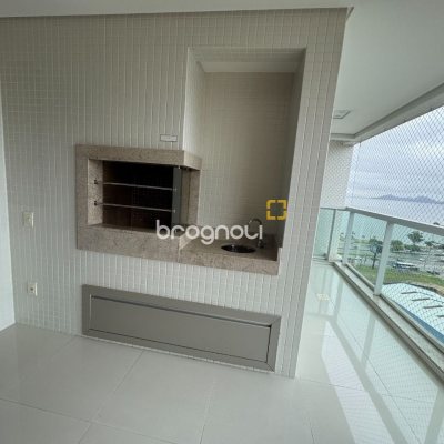 Apartamento com 165m², 3 quartos (sendo 3 suítes), 2 garagens, no bairro Agronômica em Florianópolis