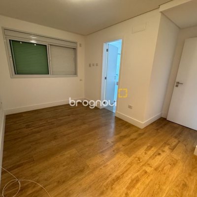 Apartamento com 165m², 3 quartos (sendo 3 suítes), 2 garagens, no bairro Agronômica em Florianópolis