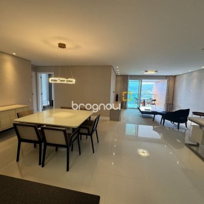 Apartamento com 165m², 3 quartos (sendo 3 suítes), 2 garagens, no bairro Agronômica em Florianópolis