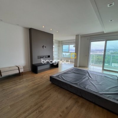 Apartamento com 165m², 3 quartos (sendo 3 suítes), 2 garagens, no bairro Agronômica em Florianópolis