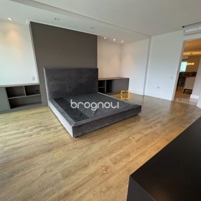 Apartamento com 165m², 3 quartos (sendo 3 suítes), 2 garagens, no bairro Agronômica em Florianópolis