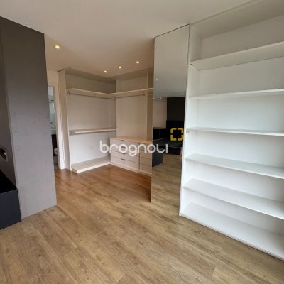 Apartamento com 165m², 3 quartos (sendo 3 suítes), 2 garagens, no bairro Agronômica em Florianópolis