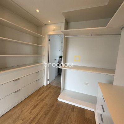 Apartamento com 165m², 3 quartos (sendo 3 suítes), 2 garagens, no bairro Agronômica em Florianópolis