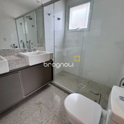 Apartamento com 165m², 3 quartos (sendo 3 suítes), 2 garagens, no bairro Agronômica em Florianópolis