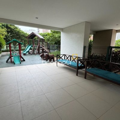 Apartamento com 165m², 3 quartos (sendo 3 suítes), 2 garagens, no bairro Agronômica em Florianópolis