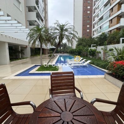 Apartamento com 165m², 3 quartos (sendo 3 suítes), 2 garagens, no bairro Agronômica em Florianópolis
