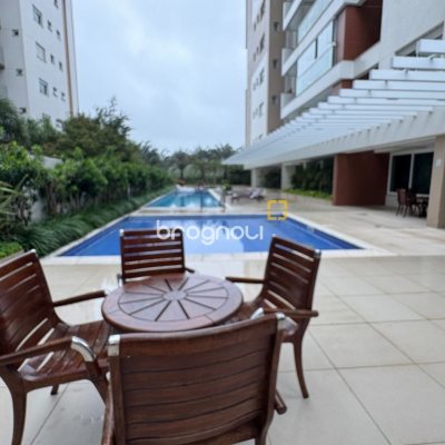 Apartamento com 165m², 3 quartos (sendo 3 suítes), 2 garagens, no bairro Agronômica em Florianópolis