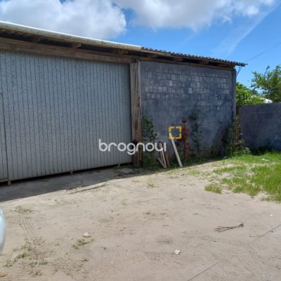 Galpão com 200m², 18 garagens, no bairro São João do Rio Vermelho em Florianópolis