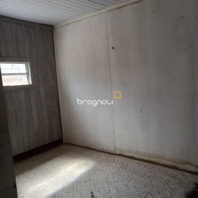 Galpão com 200m², 18 garagens, no bairro São João do Rio Vermelho em Florianópolis