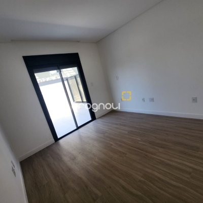 Apartamento com 100m², 2 quartos (sendo 2 suítes), 1 garagem, no bairro Coqueiros em Florianópolis