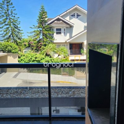 Apartamento com 100m², 2 quartos (sendo 2 suítes), 1 garagem, no bairro Coqueiros em Florianópolis