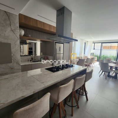 Apartamento com 100m², 2 quartos (sendo 2 suítes), 1 garagem, no bairro Coqueiros em Florianópolis