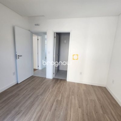 Apartamento com 100m², 2 quartos (sendo 2 suítes), 1 garagem, no bairro Coqueiros em Florianópolis
