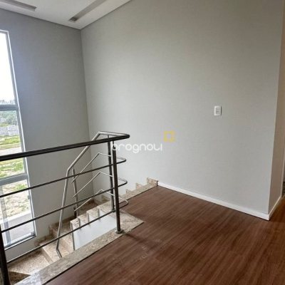 Casa com 156m², 3 quartos (sendo 1 suíte), 2 garagens, no bairro Rio Vermelho em Florianópolis