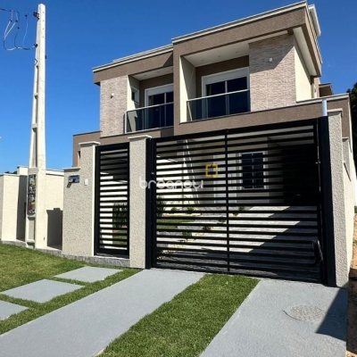 Casa com 156m², 3 quartos (sendo 1 suíte), 2 garagens, no bairro Rio Vermelho em Florianópolis