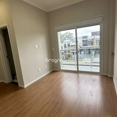 Casa com 156m², 3 quartos (sendo 1 suíte), 2 garagens, no bairro Rio Vermelho em Florianópolis