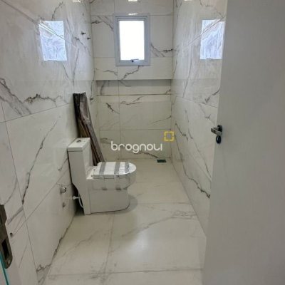 Casa com 156m², 3 quartos (sendo 1 suíte), 2 garagens, no bairro Rio Vermelho em Florianópolis