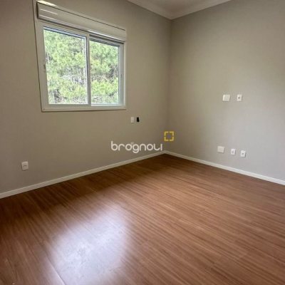 Casa com 156m², 3 quartos (sendo 1 suíte), 2 garagens, no bairro Rio Vermelho em Florianópolis