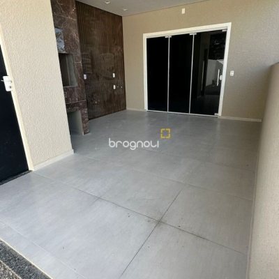 Casa com 156m², 3 quartos (sendo 1 suíte), 2 garagens, no bairro Rio Vermelho em Florianópolis