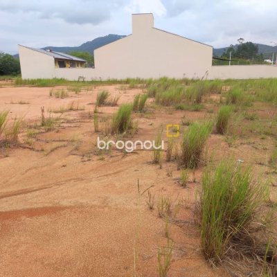 Terreno com 375m², no bairro Areias de Baixo em Governador Celso Ramos