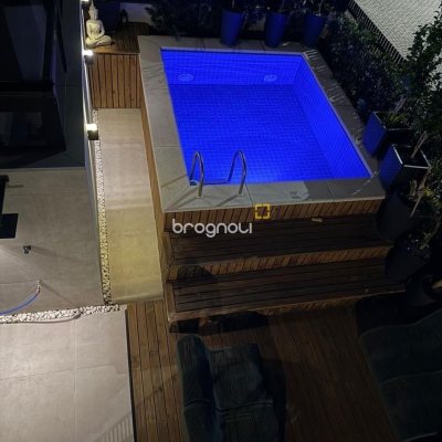 Casa com 180m², 3 quartos (sendo 1 suíte), 2 garagens, no bairro Rio Tavares em Florianópolis