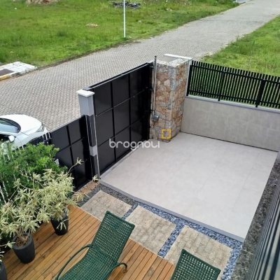 Casa com 180m², 3 quartos (sendo 1 suíte), 2 garagens, no bairro Rio Tavares em Florianópolis