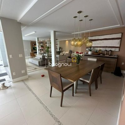Casa com 560m², 5 quartos (sendo 5 suítes), 8 garagens, no bairro Cachoeira do Bom Jesus em Florianópolis