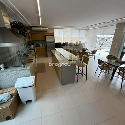 Casa com 560m², 5 quartos (sendo 5 suítes), 8 garagens, no bairro Cachoeira do Bom Jesus em Florianópolis