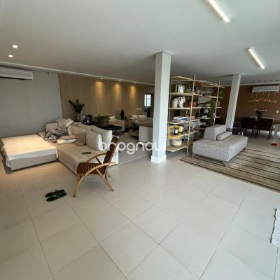 Casa com 560m², 5 quartos (sendo 5 suítes), 8 garagens, no bairro Cachoeira do Bom Jesus em Florianópolis