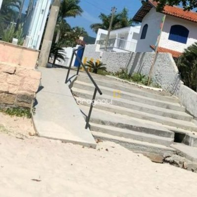 Casa com 560m², 5 quartos (sendo 5 suítes), 8 garagens, no bairro Cachoeira do Bom Jesus em Florianópolis