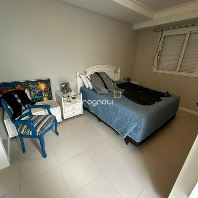 Casa com 560m², 5 quartos (sendo 5 suítes), 8 garagens, no bairro Cachoeira do Bom Jesus em Florianópolis